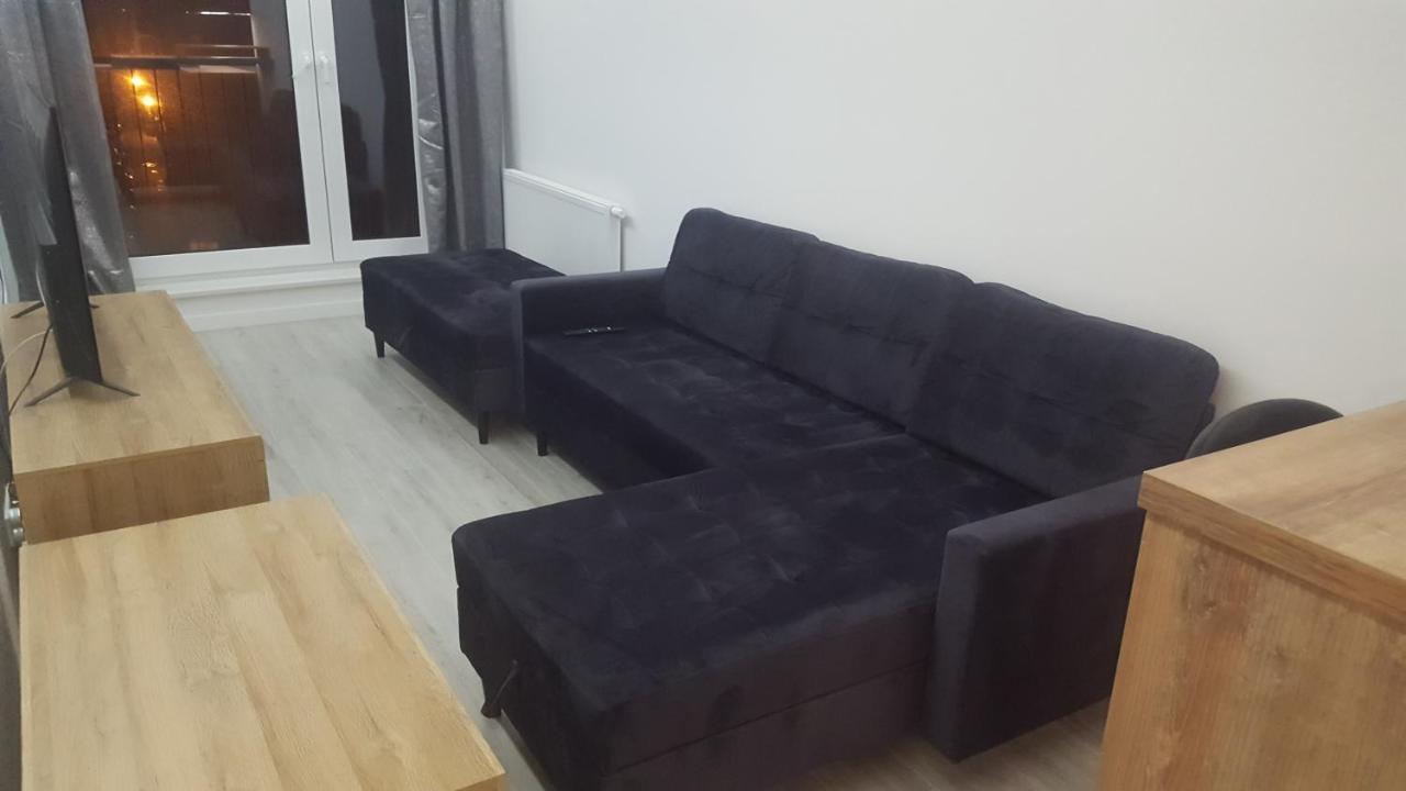 Apartament Skarbowa 2 & Parking Leszno  Buitenkant foto
