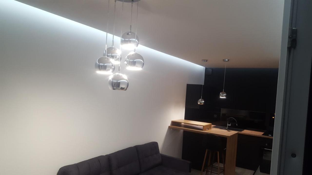 Apartament Skarbowa 2 & Parking Leszno  Buitenkant foto