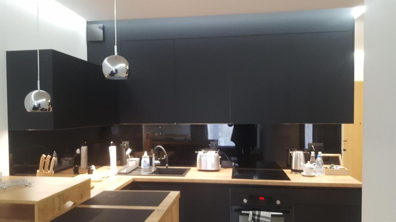 Apartament Skarbowa 2 & Parking Leszno  Buitenkant foto