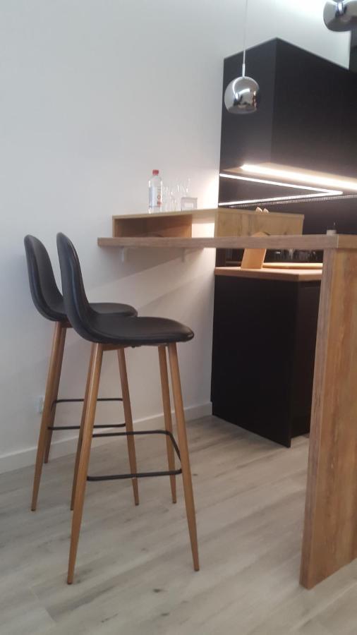 Apartament Skarbowa 2 & Parking Leszno  Buitenkant foto